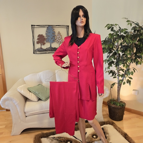 Lew Magram 3-Piece Red Woman´s Suit, Jacket, Skirt,...